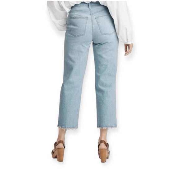 New Universal Thread Jeans Women’s  Size 2 Curvy High Rise Crop Light Denim 047 - Picture 2 of 9